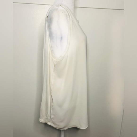 LOFT Cream Sleeveless Top - Size XL - Picture 2 of 6